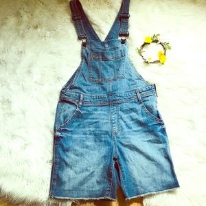 Gap factory outlet jean overall cut off shorts